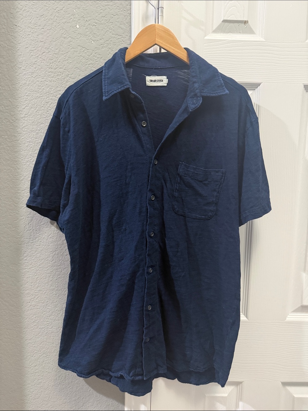 Taylor Stitch men’s navy button down shirt size 44 - Picture 2 of 3